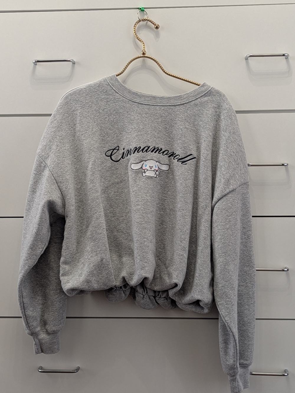 Sanrio Cinnamoroll Large Gray Sweatshirt